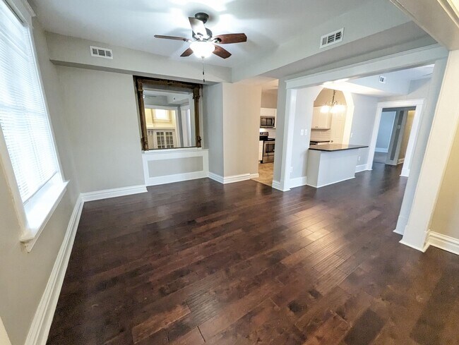 Building Photo - 5940 Cates Ave