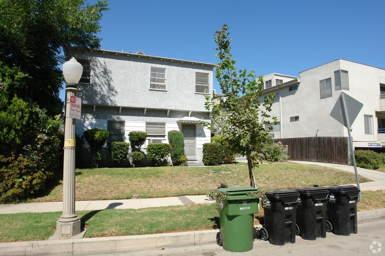 Building Photo - 12061-12065 Hoffman St