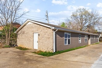Building Photo - 209 Lexington Dr