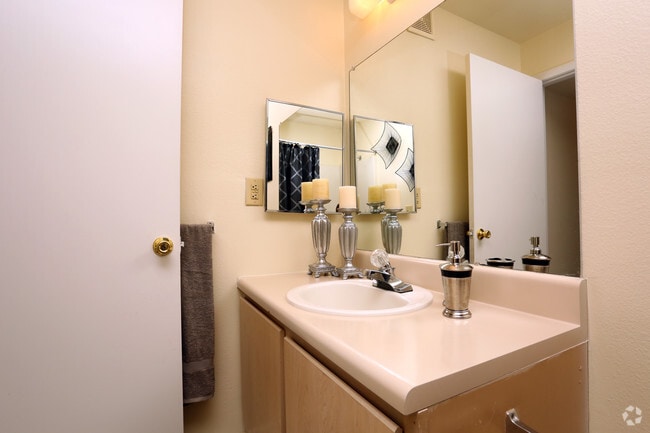 Interior Photo - The Landings at Tiger Lily