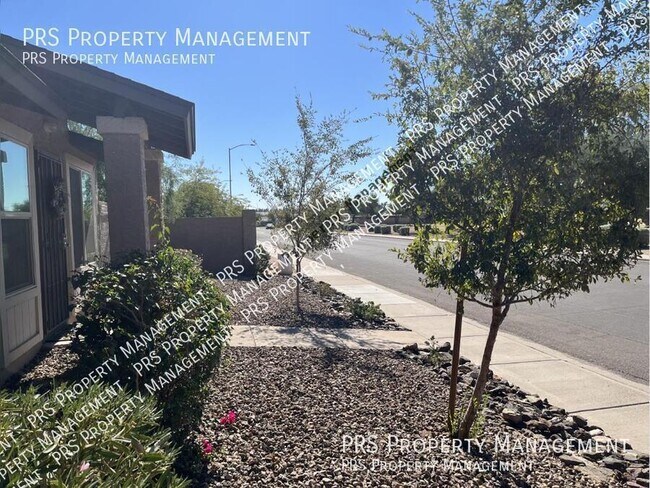 Photo - 157 W Inglewood St Apartment