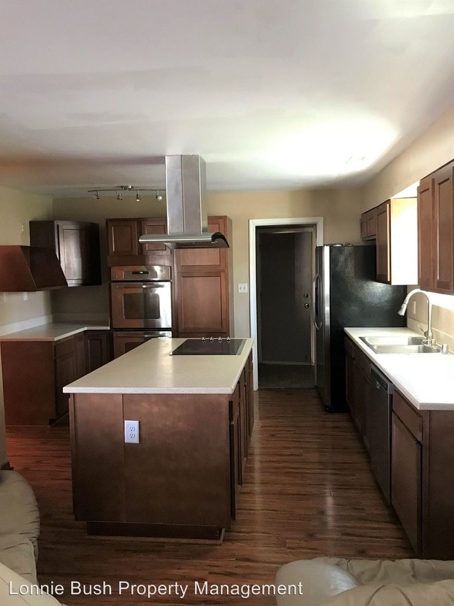 Building Photo - 4 br, 2.5 bath House - 3100 Sturbridge Ct