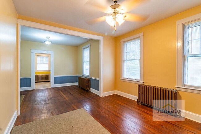 Photo - 3218 Evergreen Ave Apartment