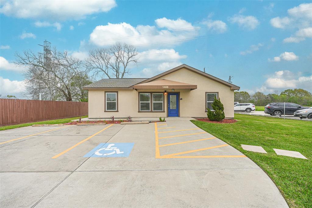 1408 Hwy 6, Alvin, TX 77511 House Rental in Alvin, TX