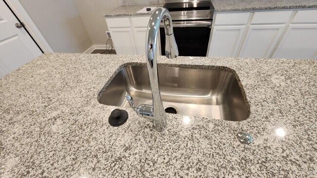 Foto del edificio - 13609 Sherman Ave