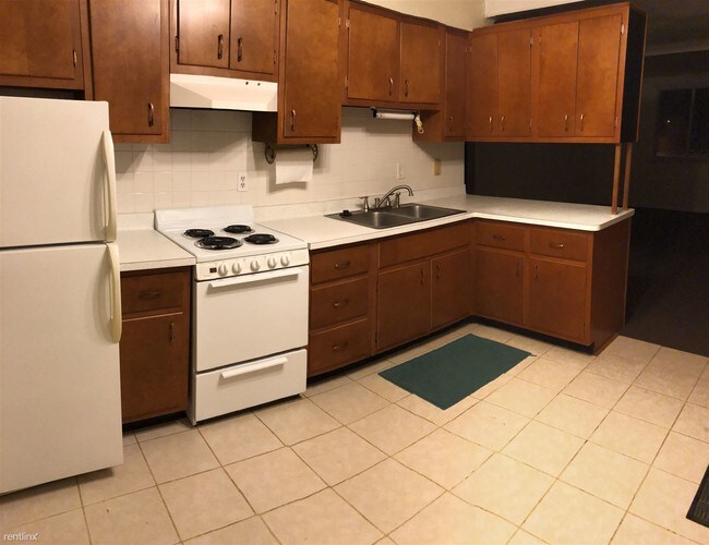 409 E Woodlawn Ave Unit Apt 3, Hastings, MI 49058 Condo for Rent in