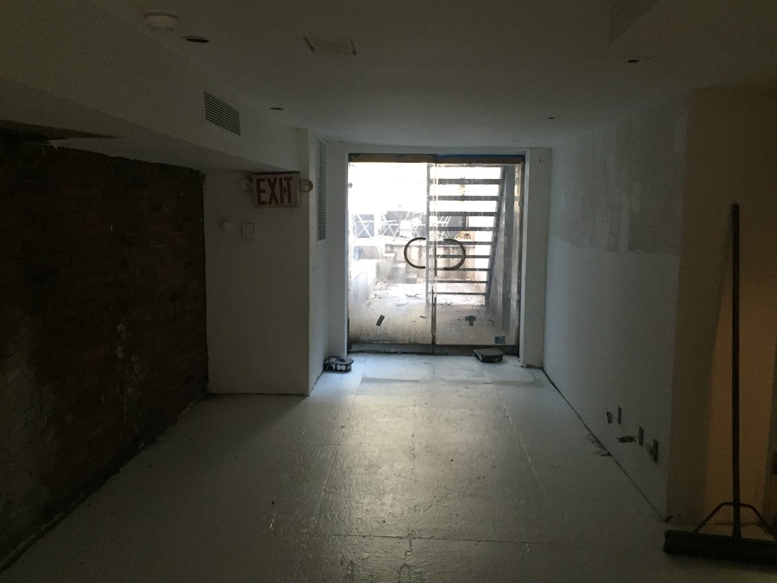 Primary Photo - 334 E 6th St