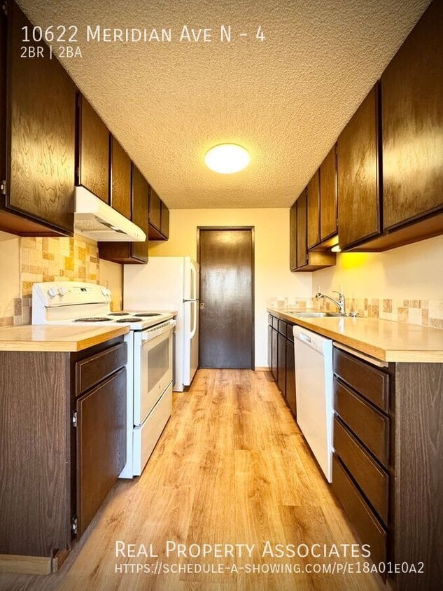 Foto principal - 10622 Meridian Ave N