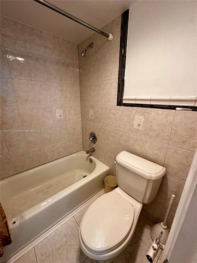 Building Photo - 9410 Poinciana Pl