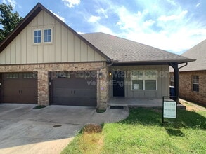 Building Photo - 14628 1st St