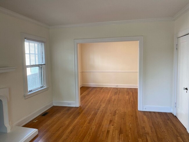 Photo - 2910 Erie Ave Apartment