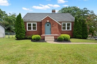 Building Photo - 210 Kennon Rd NW