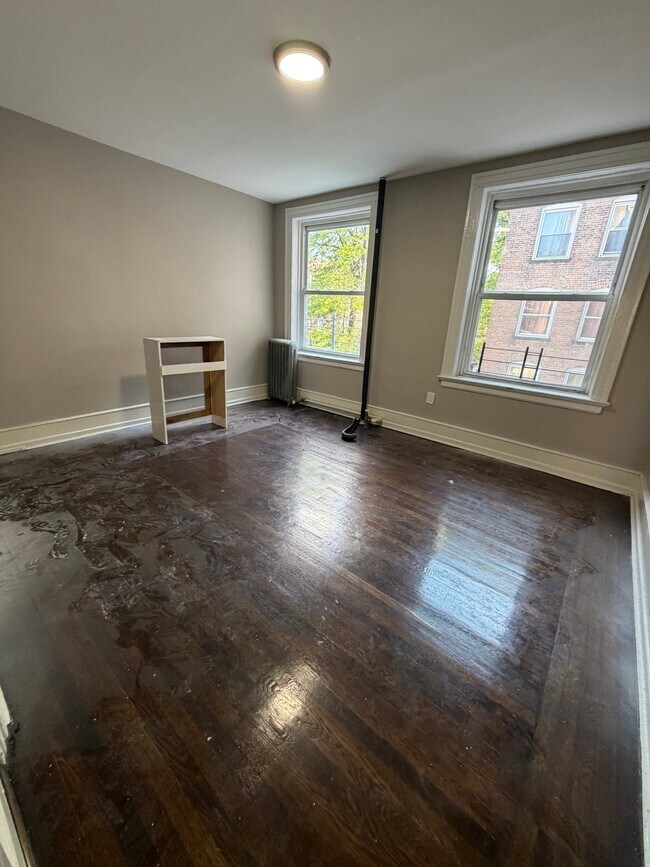 Building Photo - 38 Winans St