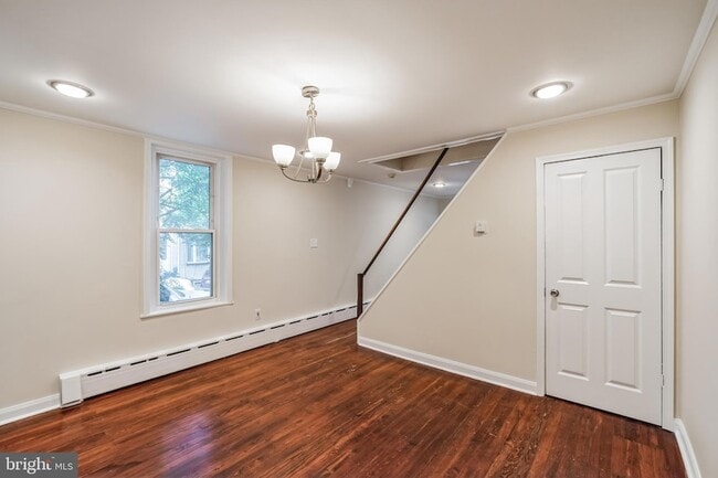 Building Photo - 455 Ripka St