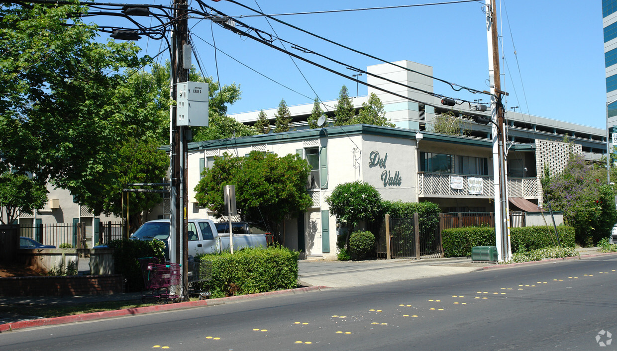 Building Photo - 1648 Clayton Rd
