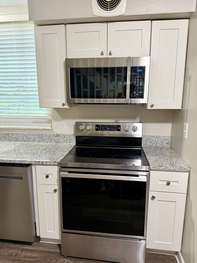 Foto del edificio - 24 Tower Hill Ct