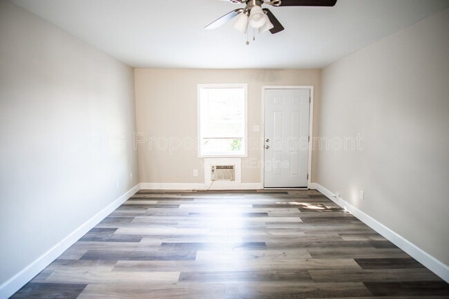 Photo - 2311 Holbrook Dr Apartment