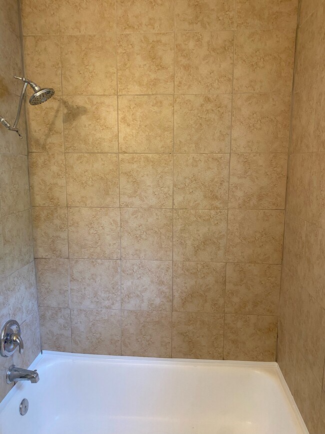 Baño - 3737 Park St N