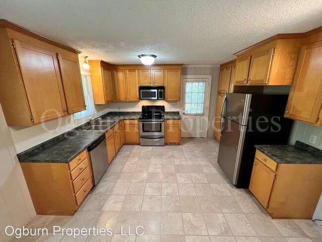 Building Photo - 3 br, 2 bath House - 2630 FARMBROOK ROAD