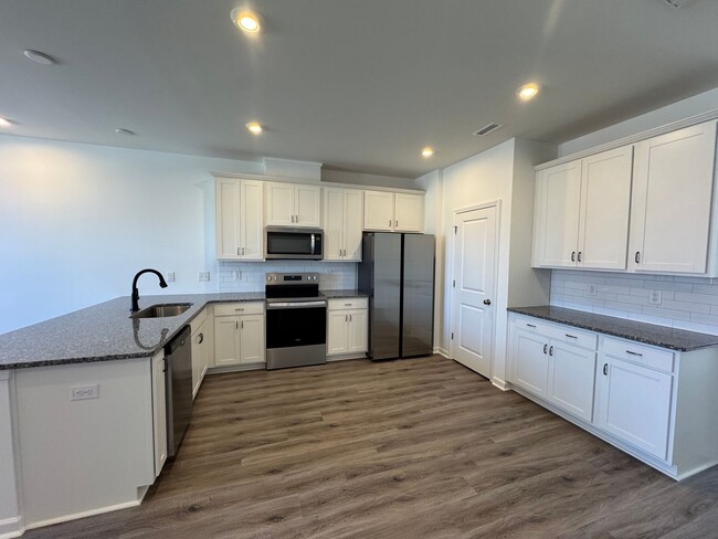 Building Photo - *Move In Special* 3 Bed | 2.5 Bath New Con...