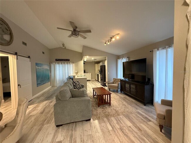 Foto del edificio - 13717 Lazy Oak Dr