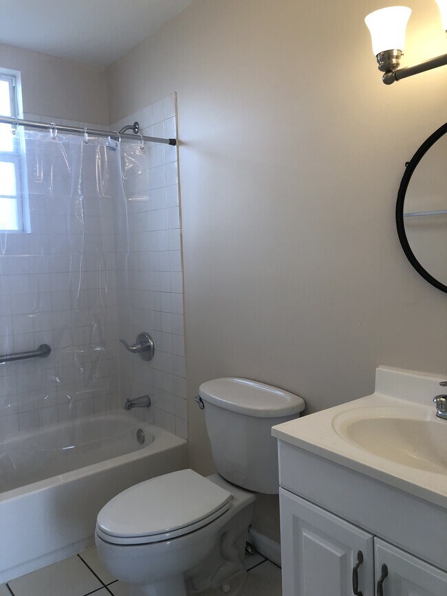 Building Photo - 2404-06 Gravier