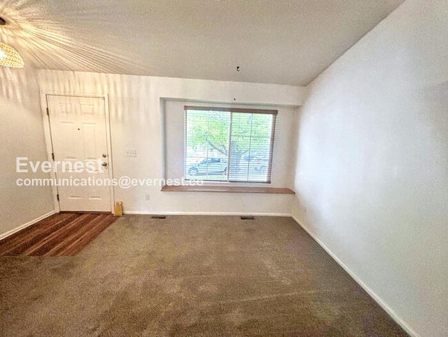 Foto del edificio - 4393 E Andover Ave