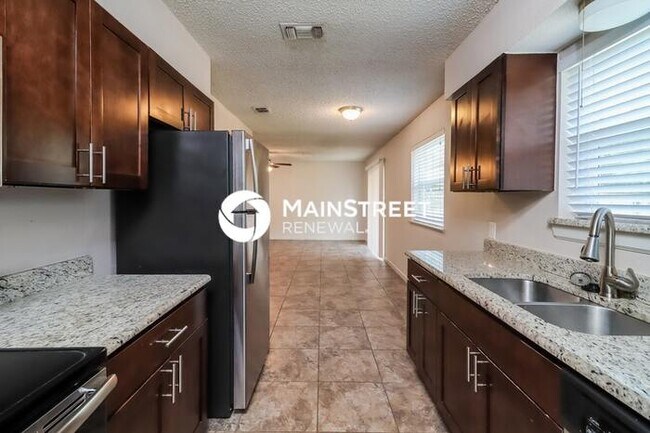 Foto del edificio - 3 Bedroom Pet-Friendly Home in Fort Worth, TX with Main Street Renewal