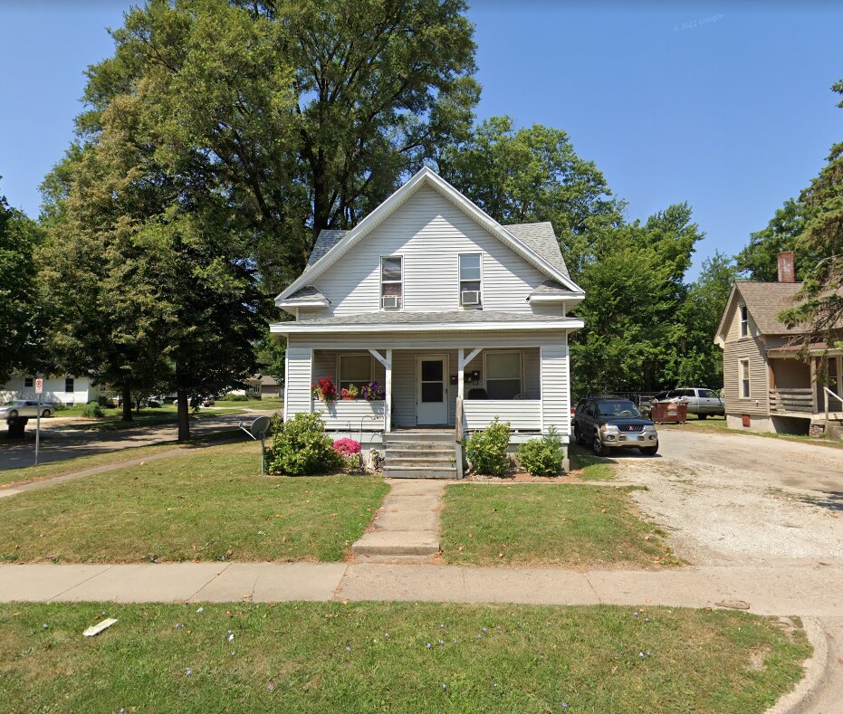 809 N Prospect Ave Unit 3, Champaign, IL 61820 Rentals in Champaign at
