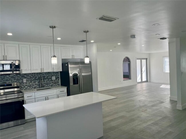 Photo - 7113 SW 21st St House