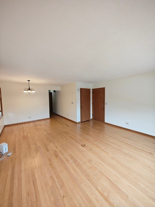 Foto del edificio - 6216 W Lawrence Ave