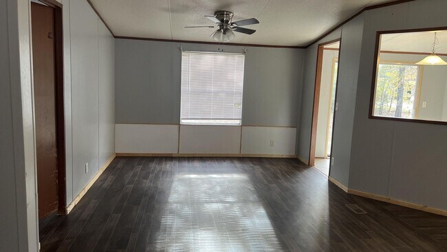 Foto del edificio - Spacious 3 Bed 2 Bath