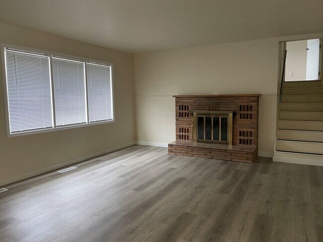 Foto del edificio - Now renting 3 bedroom House