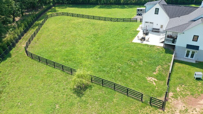 Foto del edificio - 5470 Germantown Rd