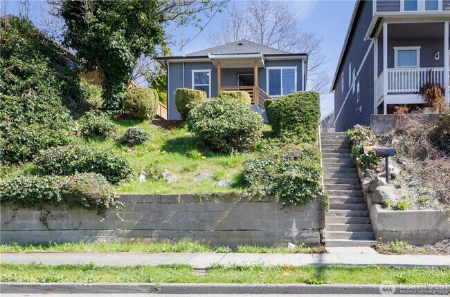 Foto del edificio - Columbia City Updated Home for Lease