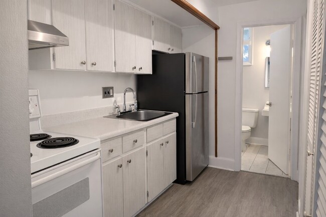 Foto del edificio - 519 Independence Ave SE