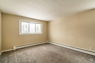 Building Photo - 2676 Sheridan Dr