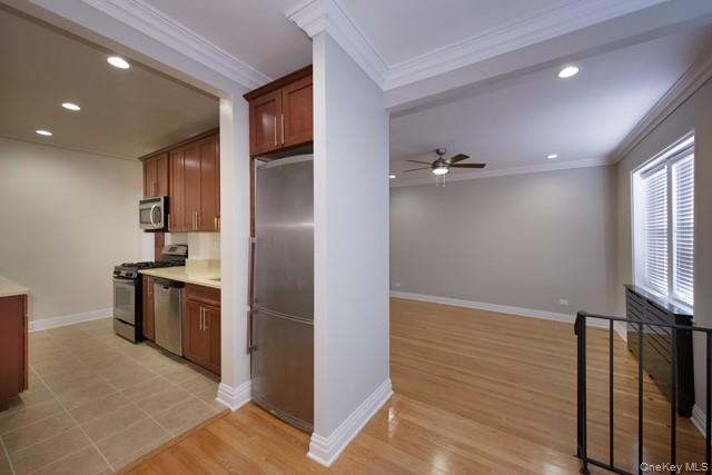 Foto del edificio - 365 Stewart Ave