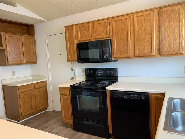 Building Photo - 2214 Forestbrook Dr
