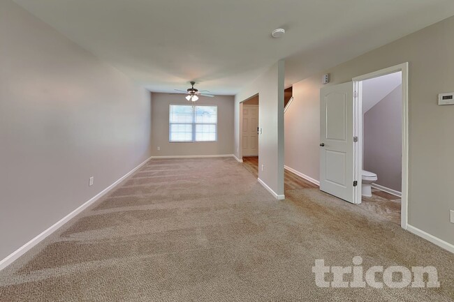 Building Photo - 135 Coddington Ln