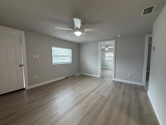 Building Photo - 2109 SE 45th Terrace