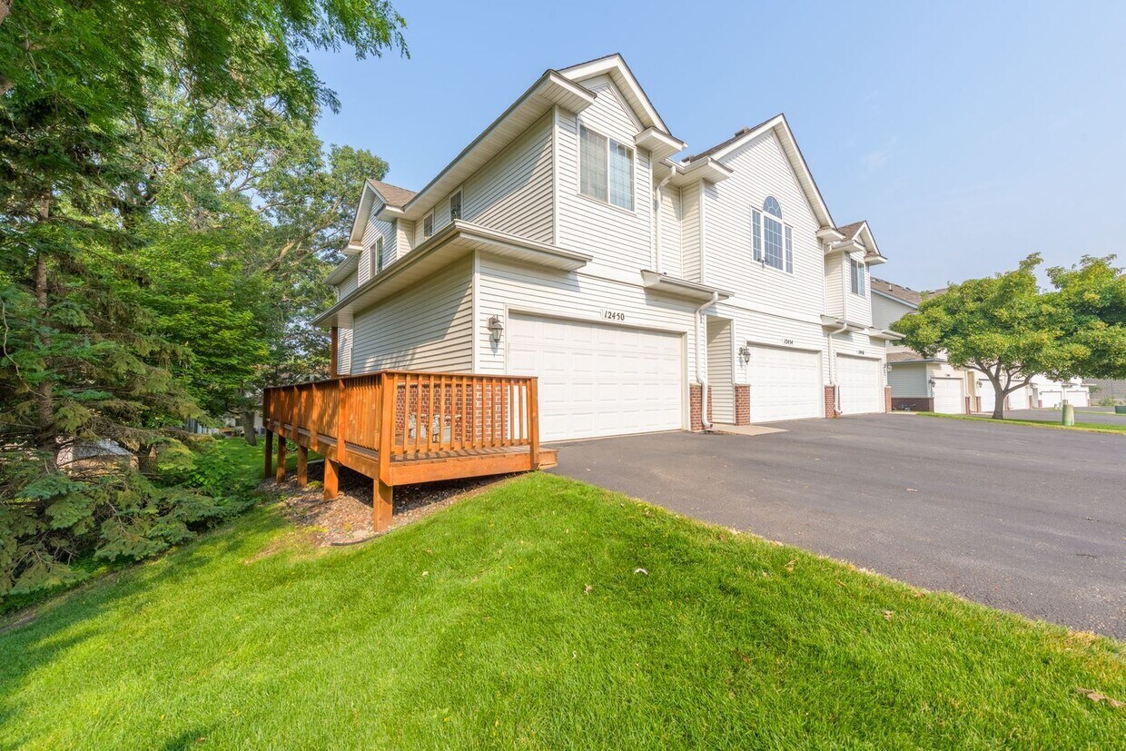 Foto principal - 3 br, 3 bath House - 12450 Unity Street NW