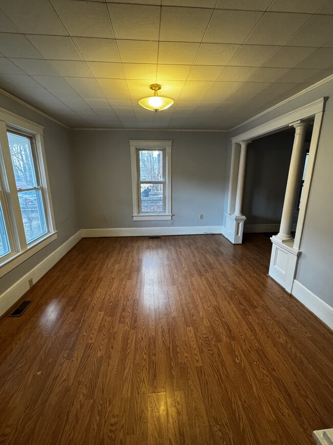 Foto del edificio - 317 Porter Ave