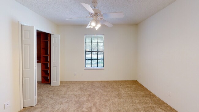 Interior Photo - Cambridge Woods