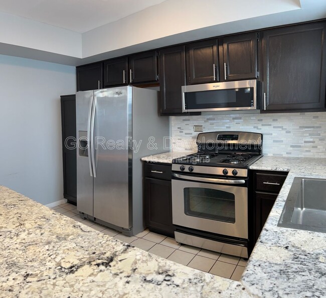 Building Photo - 45 White Pine Dr