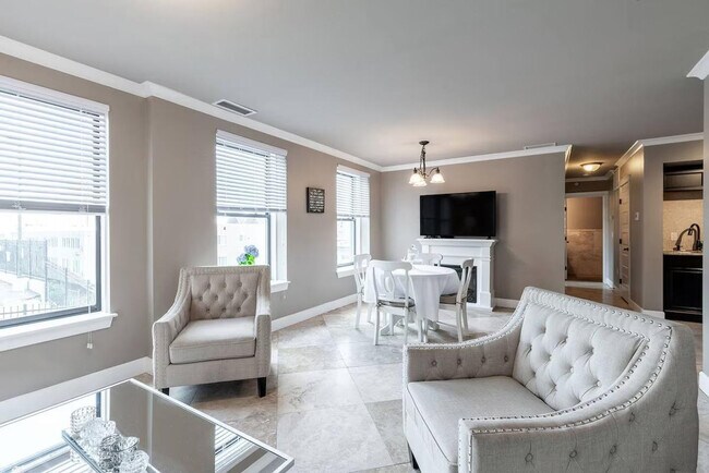 Building Photo - 510 Tacoma Ave S