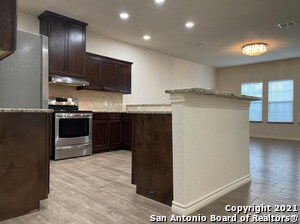 Foto del edificio - 7015 Hallie Ridge