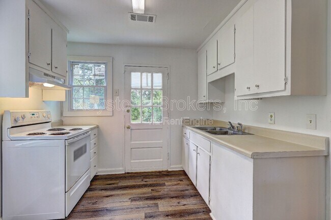 Foto del edificio - 2752 Alden St