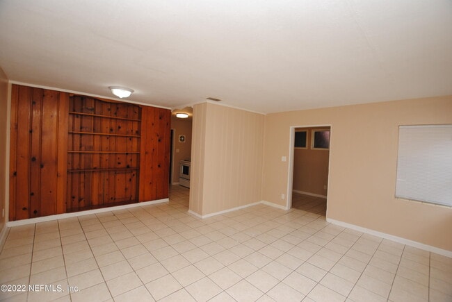 Building Photo - 5436 River Forest Dr