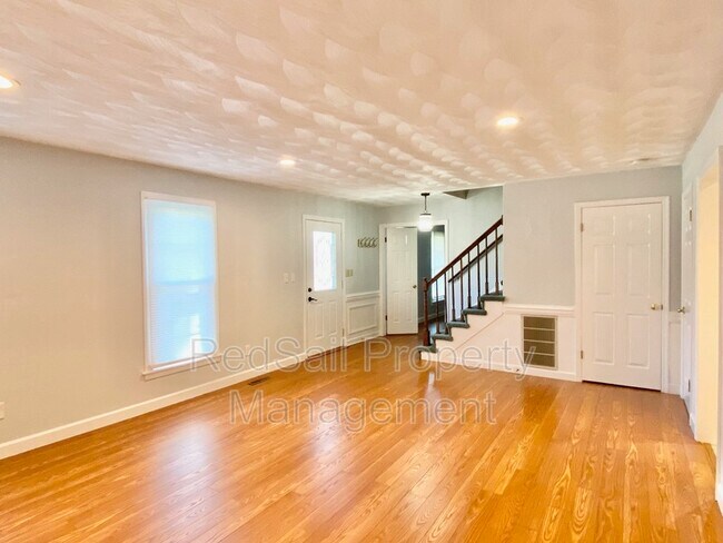Foto del edificio - 565 Sterling Rd